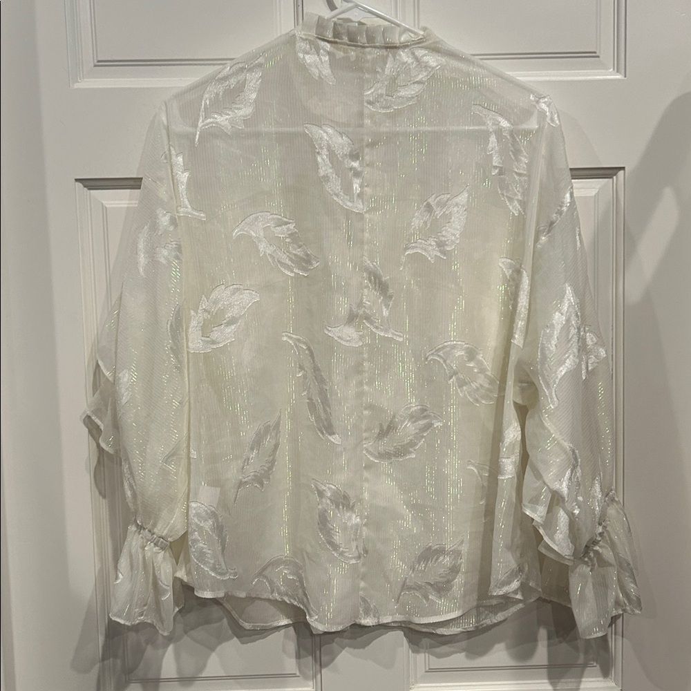 52seven Cream Sheer Ruffled Blouse size large - Picture 4 of 7